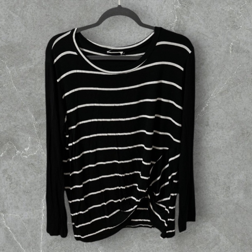Bombom black and white striped long sleeve knit shirt bottom hem knot size large